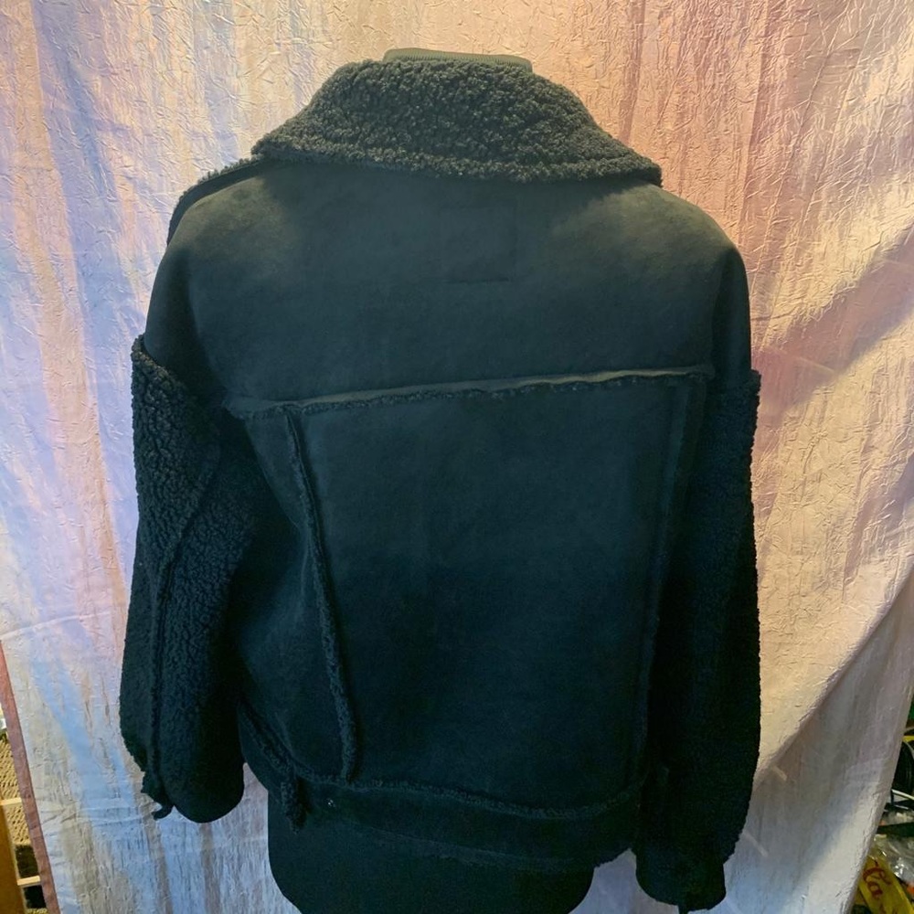 Forever 21 black faux fur and‎ suede jacket - Picture 2 of 5